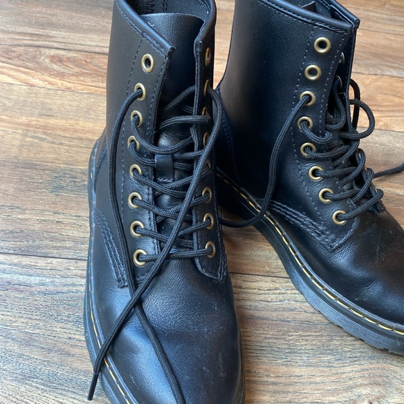 Dr. Martens boots - Picture 3 of 7